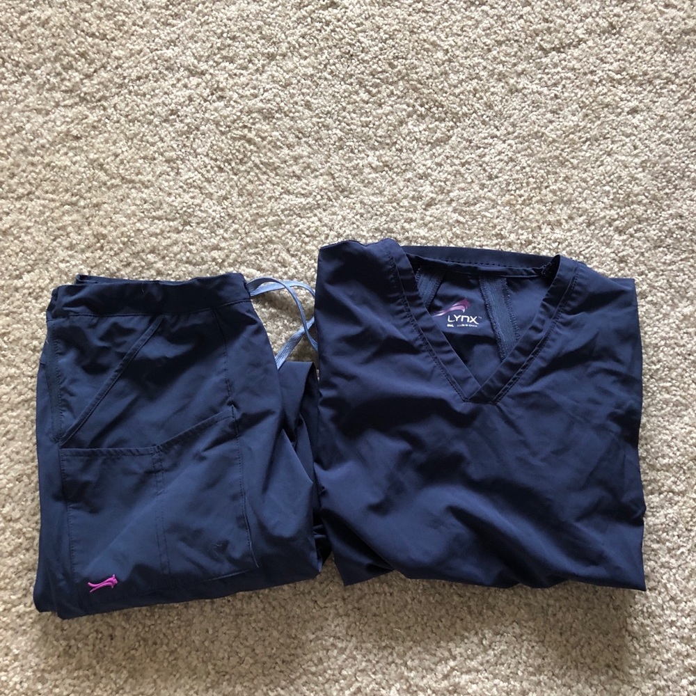 Lynx Navy scrub set